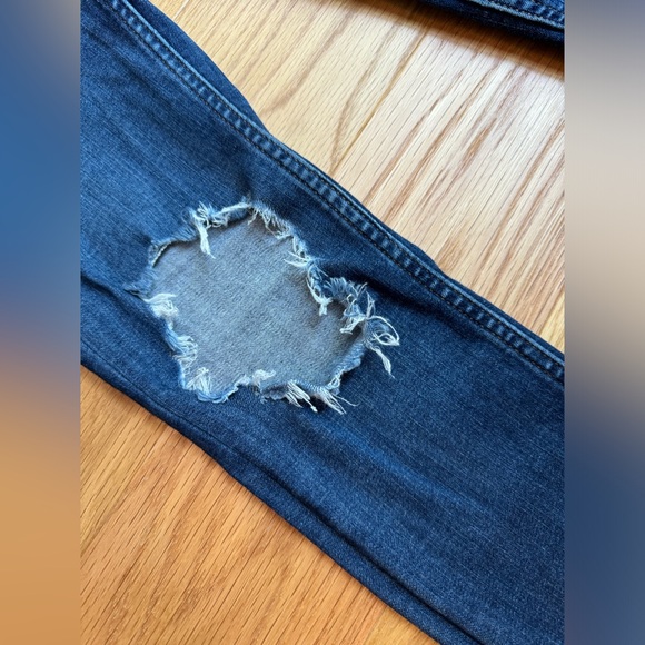 Free People Blue Ripped Knees Jeans size 26 - Picture 4 of 6